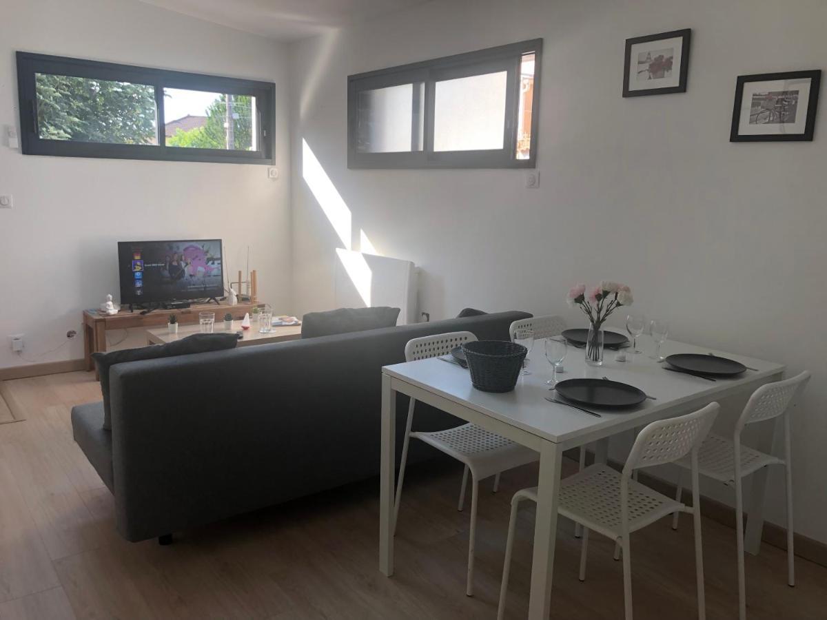 Appartement Paisible Proche Centre Ville บรง ภายนอก รูปภาพ