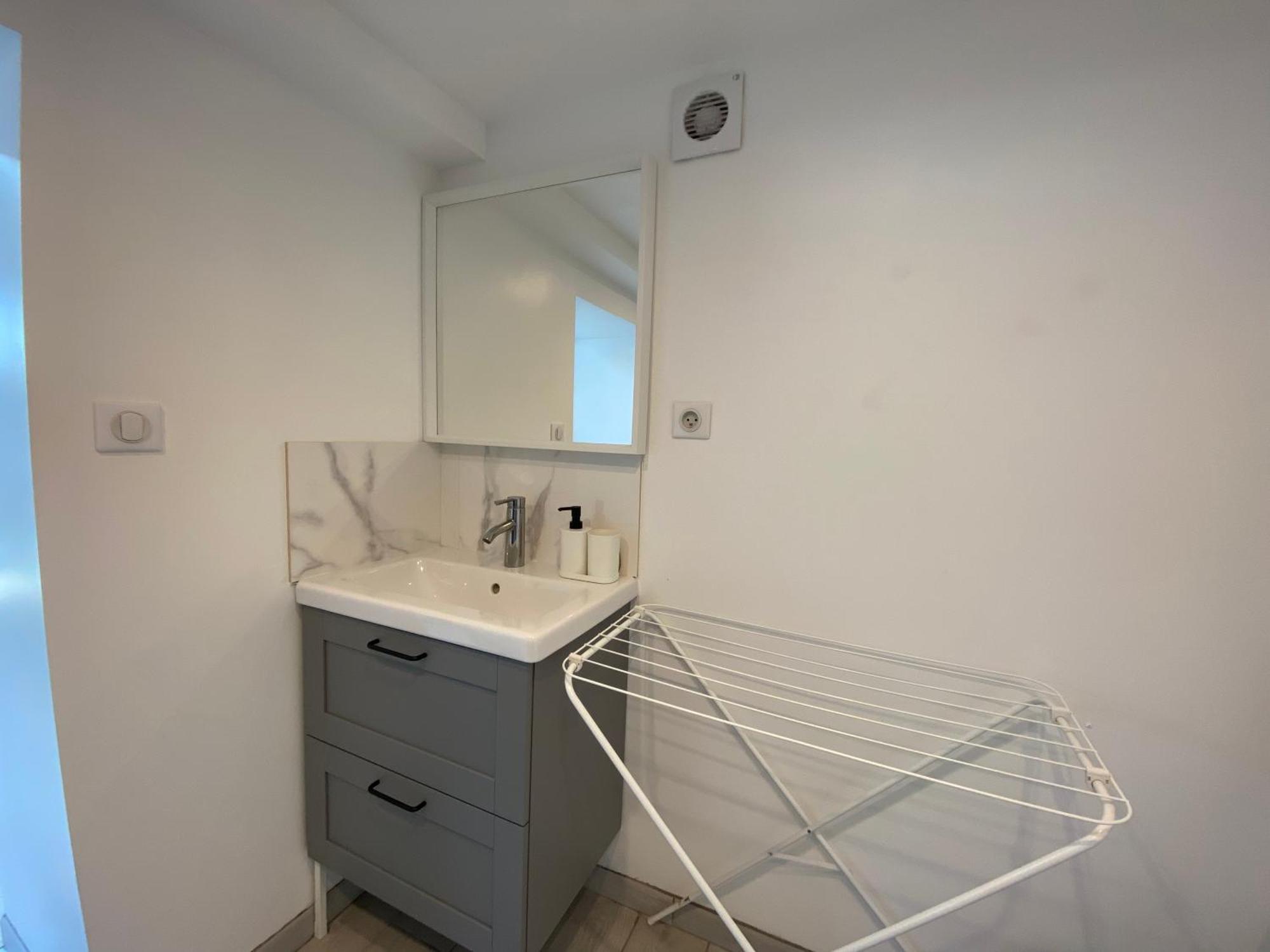Appartement Paisible Proche Centre Ville บรง ภายนอก รูปภาพ